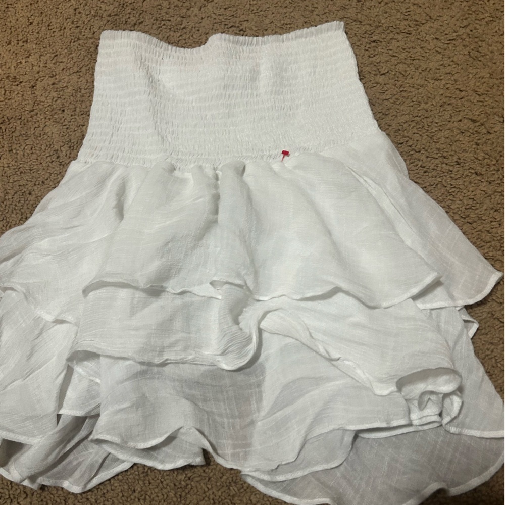 white skirt/ tube top shirt